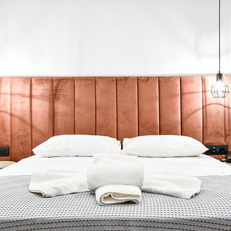 אתונה Aeolos Luxury Suites מראה חיצוני תמונה